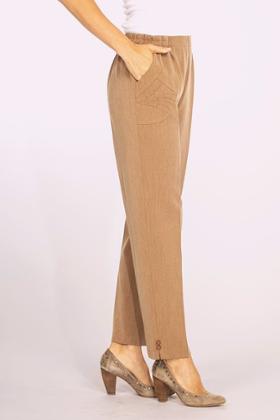 PANTALON AVEC BRODERIE