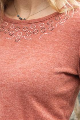 TOP AVEC STRASS