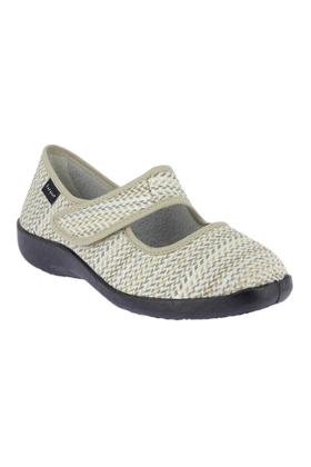 CHAUSSURES AVEC VELCRO