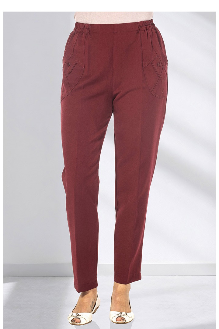 PANTALON AVEC BRODERIE