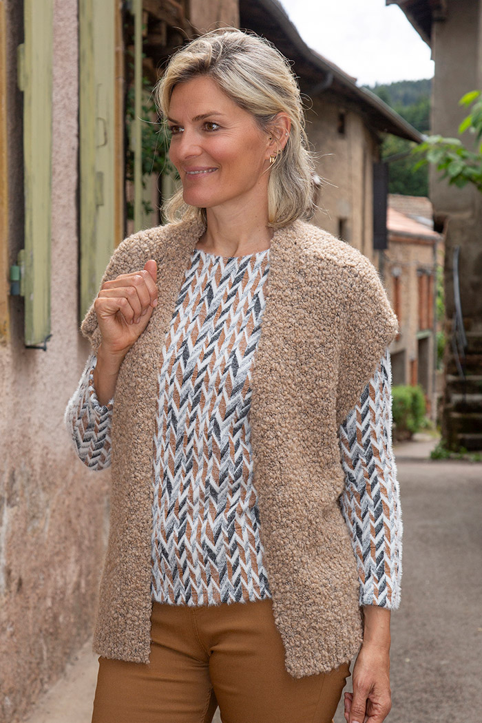 VESTE COURTE SANS MANCHES